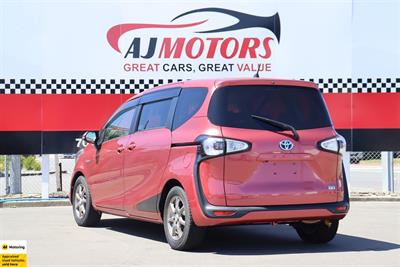 2016 Toyota Sienta - Thumbnail