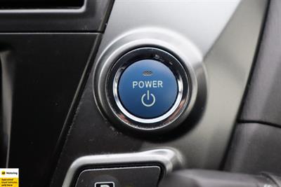 2014 Toyota Prius - Thumbnail
