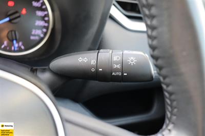 2020 Toyota RAV4 - Thumbnail