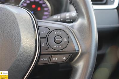 2020 Toyota RAV4 - Thumbnail