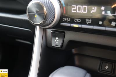 2020 Toyota RAV4 - Thumbnail