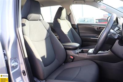 2020 Toyota RAV4 - Thumbnail