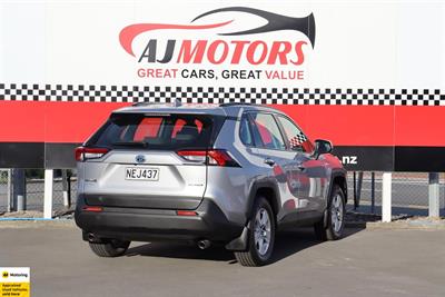 2020 Toyota RAV4 - Thumbnail