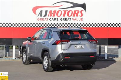 2020 Toyota RAV4 - Thumbnail