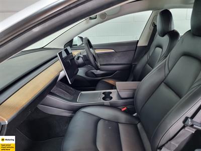 2021 Tesla Model 3 - Thumbnail