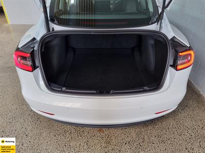 2021 Tesla Model 3 - Thumbnail