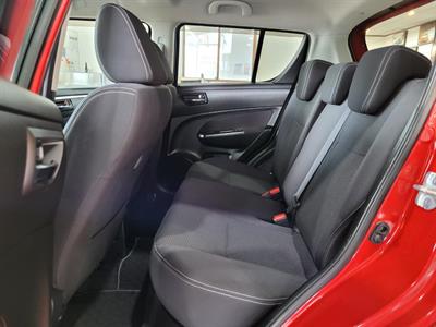 2014 Suzuki Swift - Thumbnail