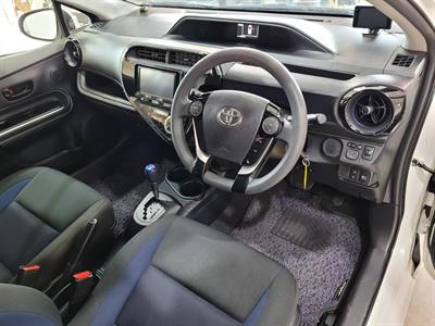 2017 Toyota Aqua - Thumbnail