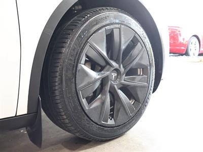 2022 Tesla Model Y - Thumbnail