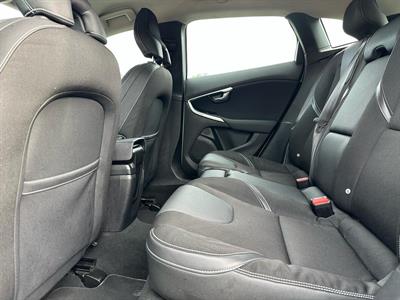 2013 Volvo V40 - Thumbnail