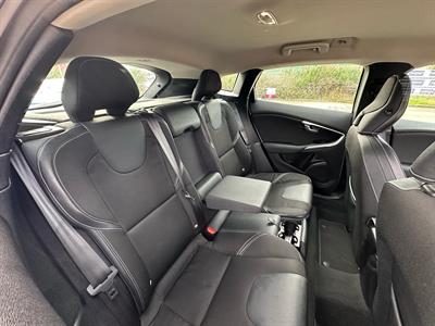 2013 Volvo V40 - Thumbnail