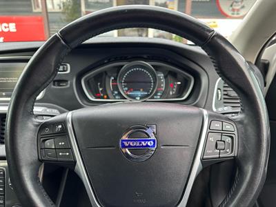 2013 Volvo V40 - Thumbnail