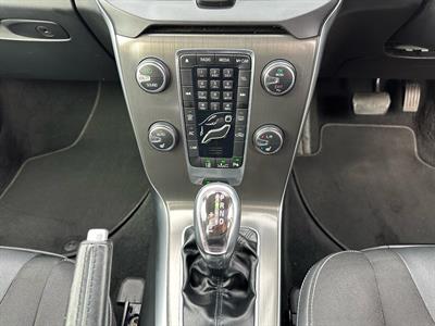 2013 Volvo V40 - Thumbnail