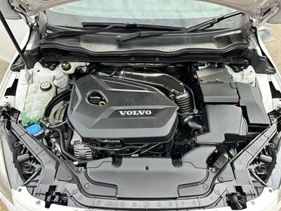 2013 Volvo V40 - Thumbnail