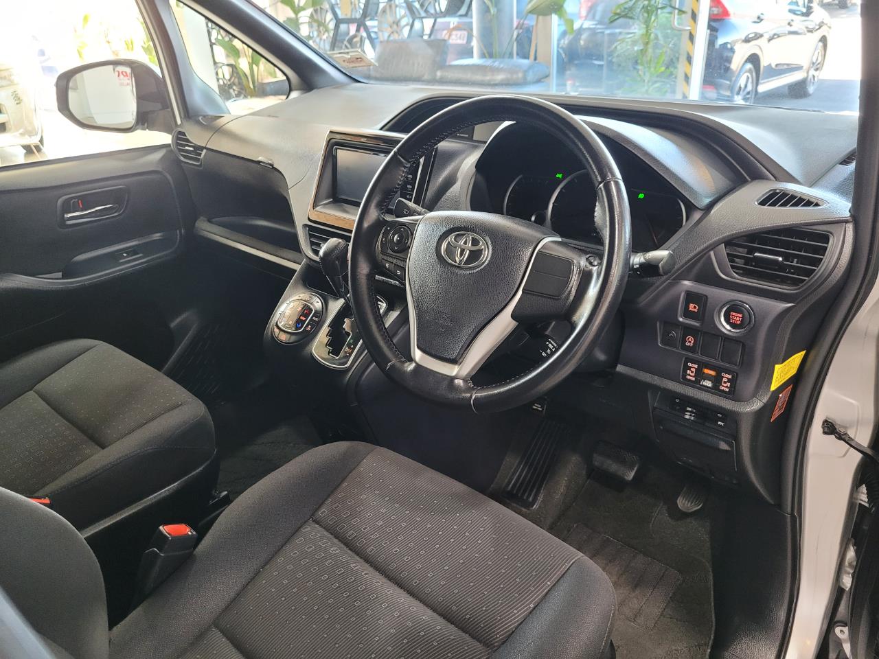 2014 Toyota Voxy