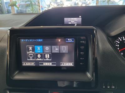 2014 Toyota Voxy - Thumbnail