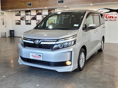 2014 Toyota Voxy - Thumbnail
