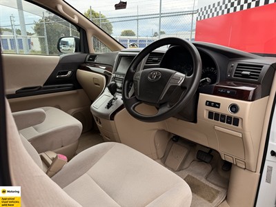 2012 Toyota Alphard - Thumbnail