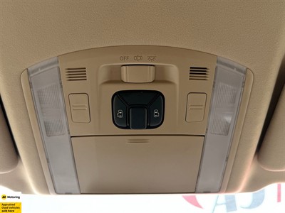 2012 Toyota Alphard - Thumbnail