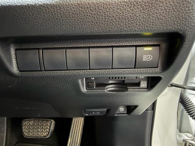 2019 Toyota RAV4 - Thumbnail