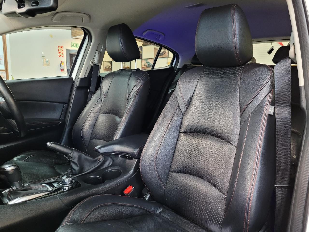 2013 Mazda Axela