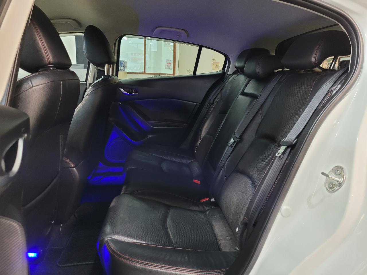 2013 Mazda Axela