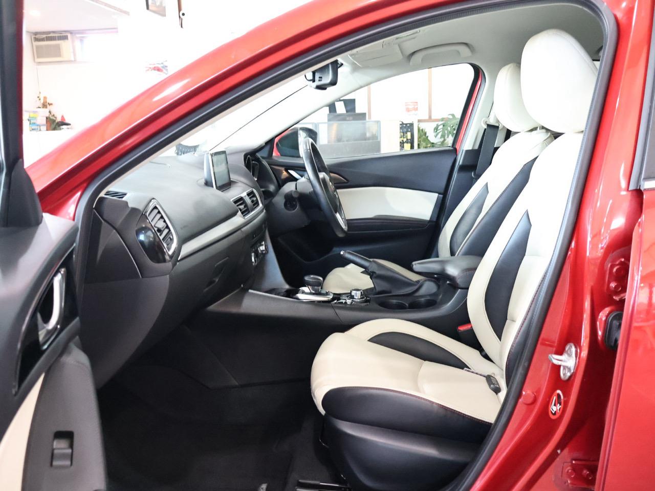 2015 Mazda Axela