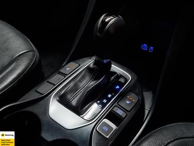 2018 Hyundai Santa Fe - Thumbnail