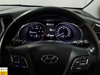 2018 Hyundai Santa Fe - Thumbnail