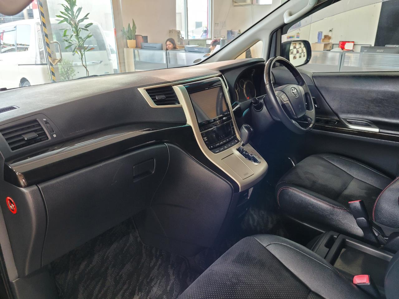 2014 Toyota Vellfire