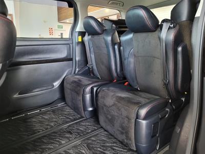 2014 Toyota Vellfire - Thumbnail