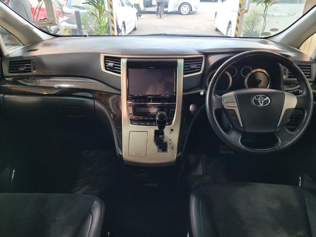 2014 Toyota Vellfire