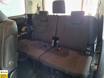 2014 Toyota Voxy - Thumbnail