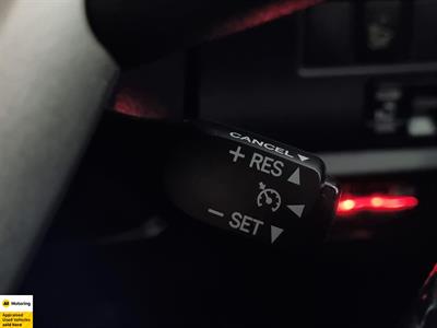 2014 Toyota Voxy - Thumbnail