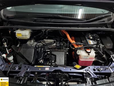 2014 Toyota Voxy - Thumbnail