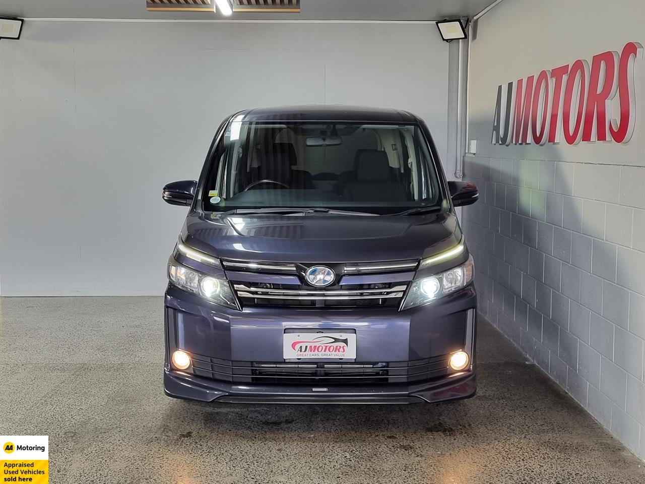 2014 Toyota Voxy