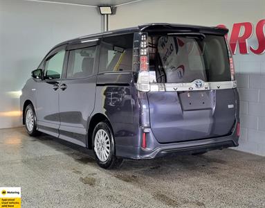 2014 Toyota Voxy - Thumbnail