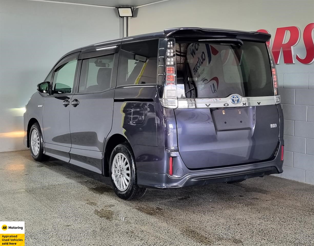 2014 Toyota Voxy
