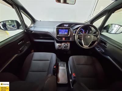 2014 Toyota Voxy - Thumbnail