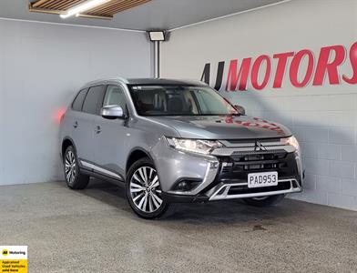 2022 Mitsubishi Outlander - Thumbnail