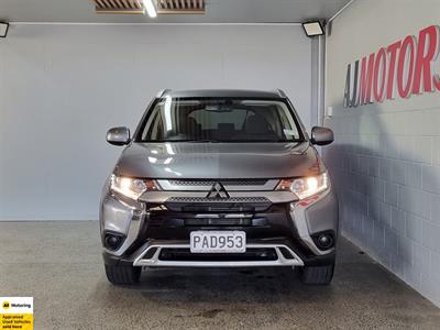 2022 Mitsubishi Outlander - Thumbnail
