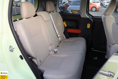 2015 Toyota Porte - Thumbnail