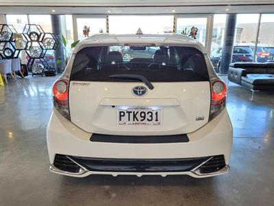 2014 Toyota Aqua - Thumbnail