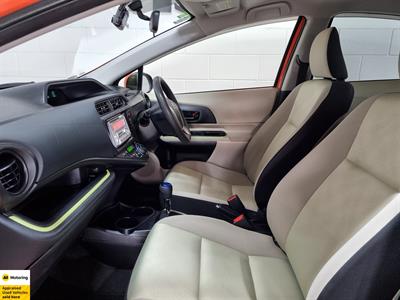 2013 Toyota Aqua - Thumbnail