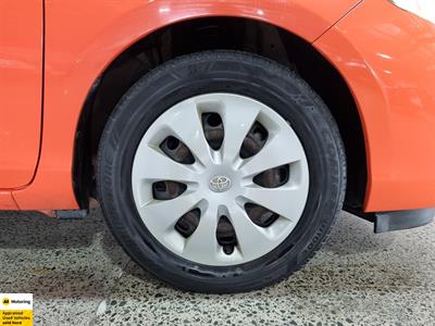 2013 Toyota Aqua - Thumbnail
