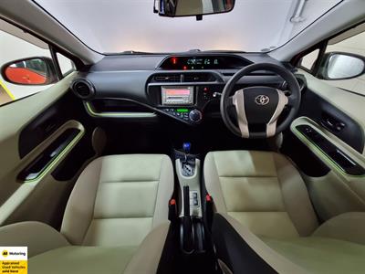 2013 Toyota Aqua - Thumbnail