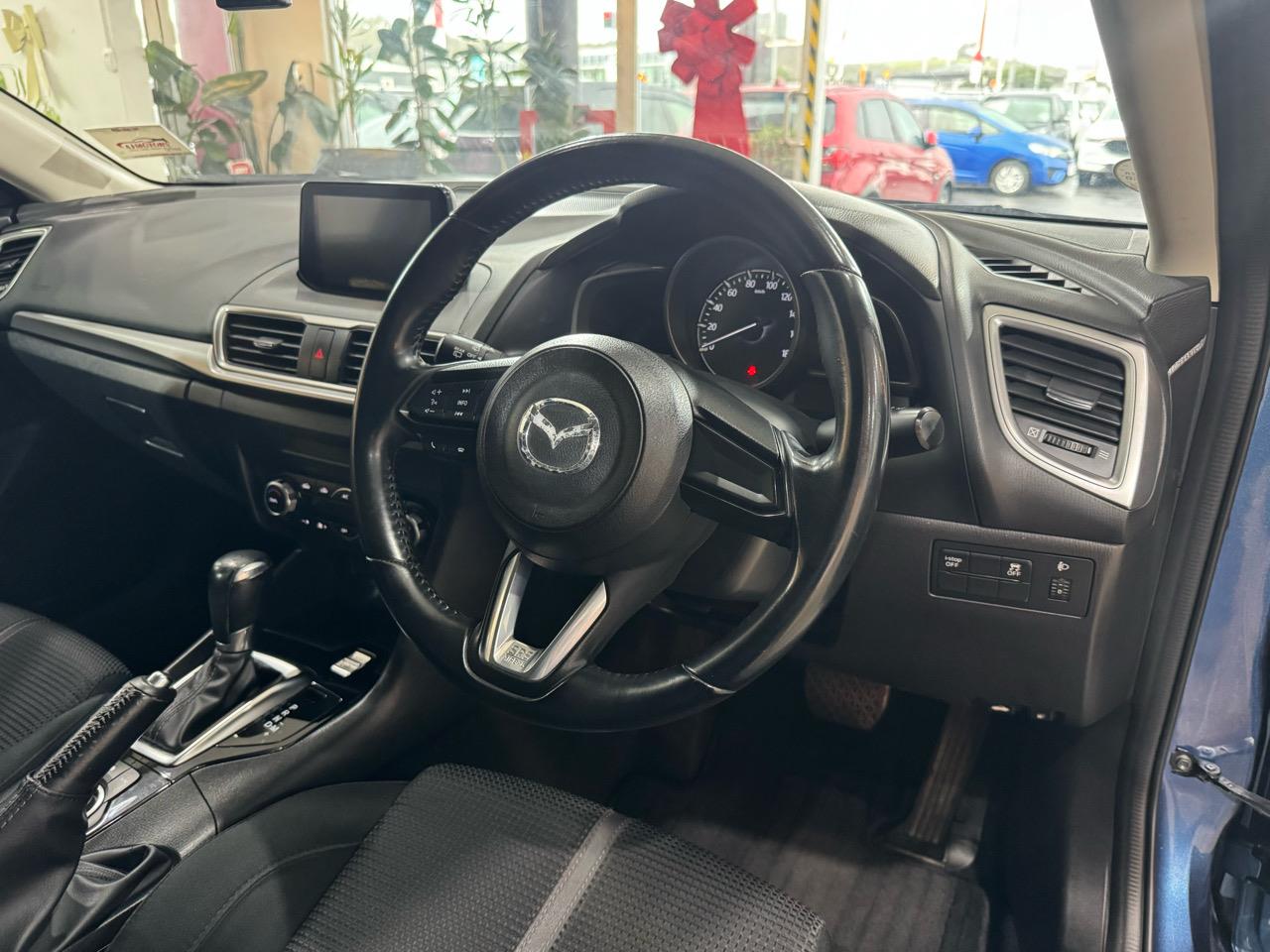 2017 Mazda Axela