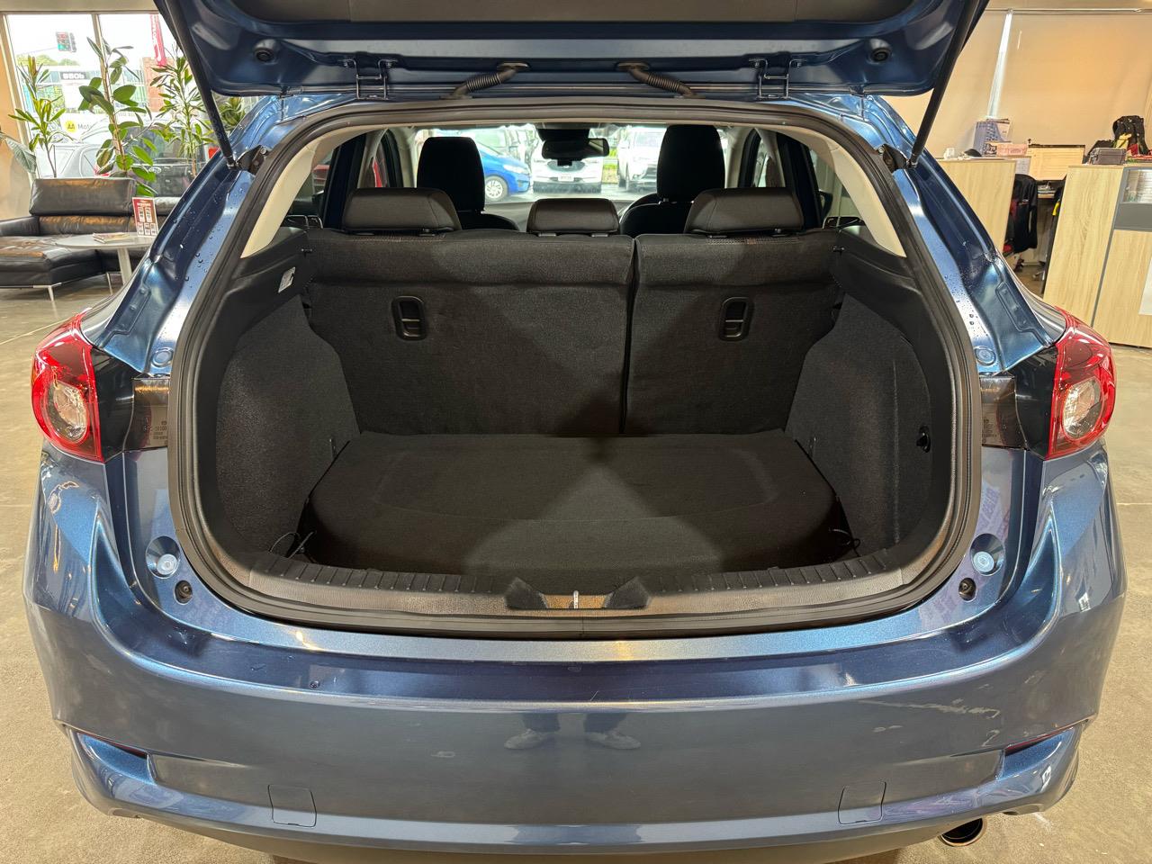 2017 Mazda Axela