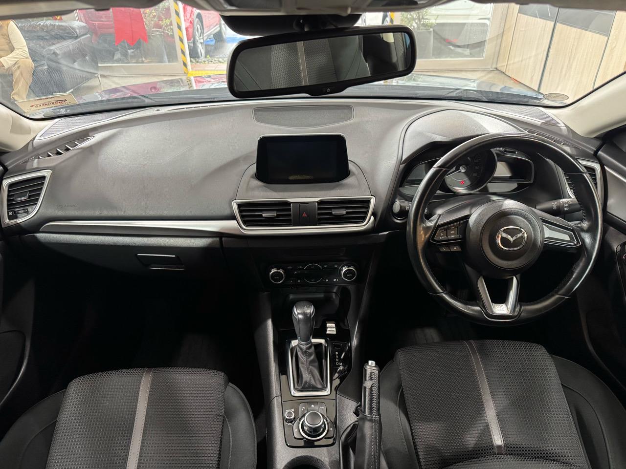 2017 Mazda Axela