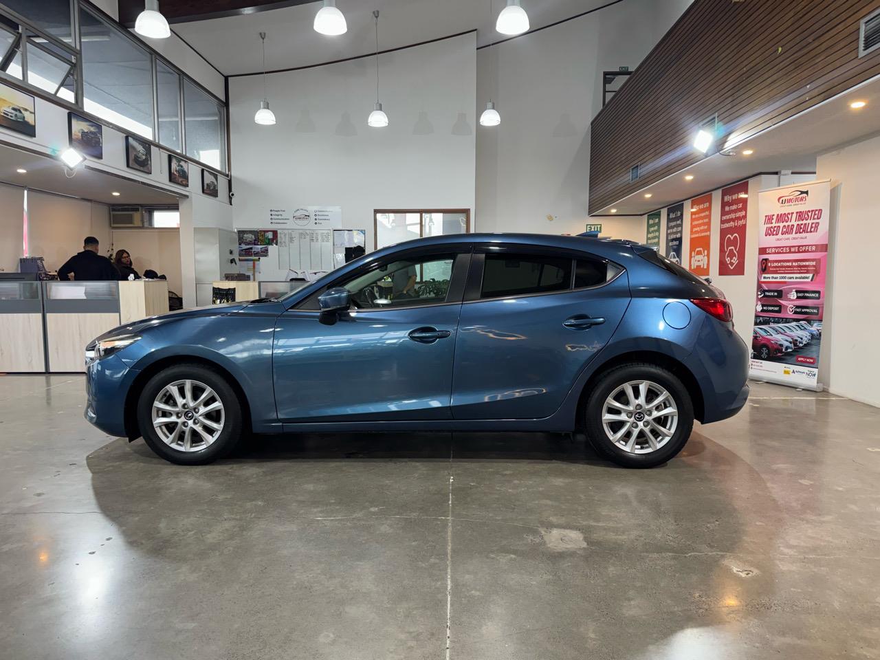 2017 Mazda Axela
